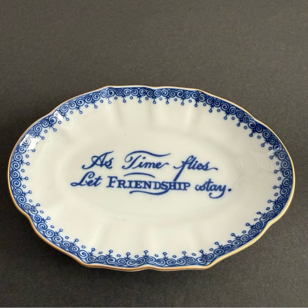 Decorative Blue and White Porcelain Jewelry Trinkets friendship Plate